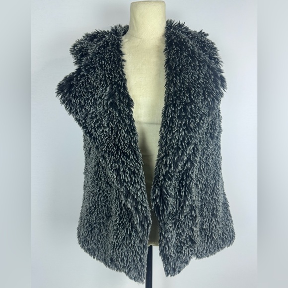 Michael Stars
Open Front Faux Fur Vest - Picture 3 of 10